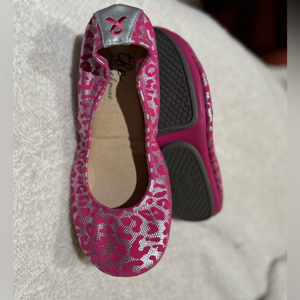 The Storehouse FLATS shoes- pink leopard BREAST CANCER AWARENESS size 7 NWOT